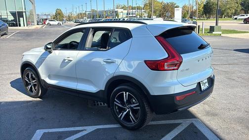 Crystal White 2026 Volvo XC40 B5 Core