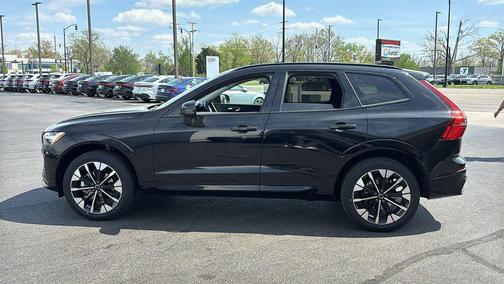 Onyx Black Metallic 2026 Volvo XC60 B5 Plus