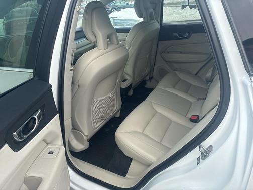 2018 Volvo XC60 T5 Momentum