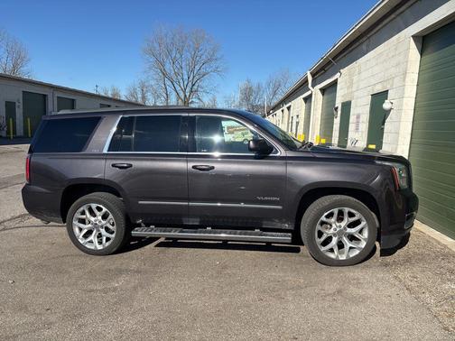 Iridium Metallic 2018 GMC Yukon SLT