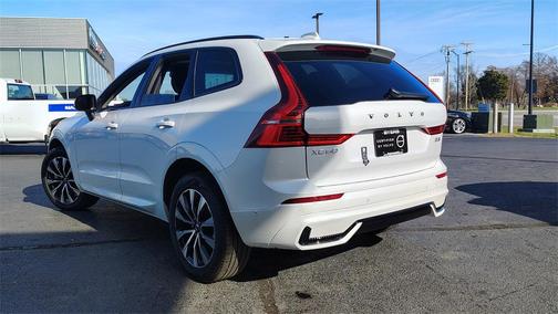 2025 Volvo XC60 B5 Plus