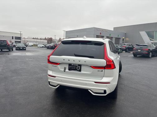 2025 Volvo XC60 B5 Plus