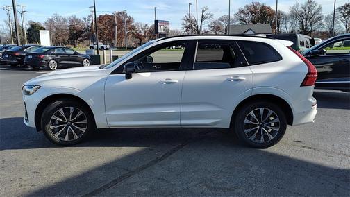 2025 Volvo XC60 B5 Plus