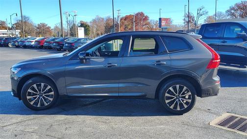 2023 Volvo XC60 B5 Plus Dark Theme