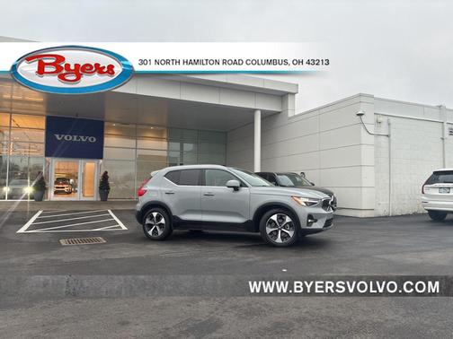 2025 Volvo XC40 B5 Plus Bright Theme