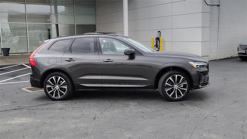 2025 Volvo XC60 B5 Plus