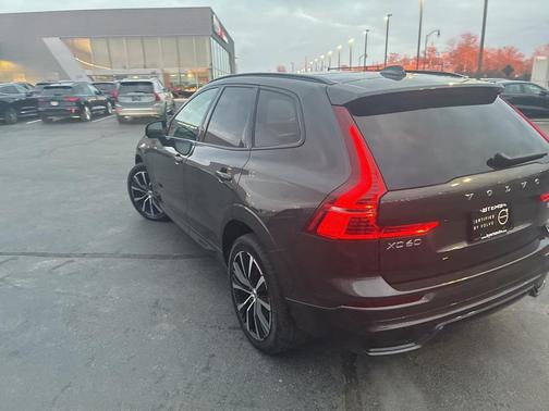 2025 Volvo XC60 B5 Plus
