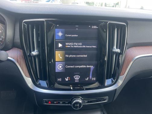 2021 Volvo S60 T6 Momentum