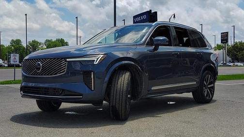 2025 Volvo XC90 B5 Core