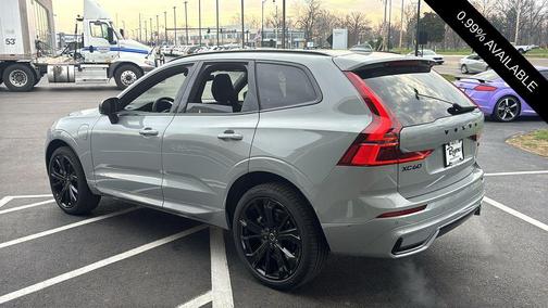 Vapour Grey Metallic 2026 Volvo XC60 Plug-In Hybrid T8 Ultra Black Edition