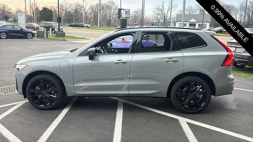 Vapour Grey Metallic 2026 Volvo XC60 Plug-In Hybrid T8 Ultra Black Edition