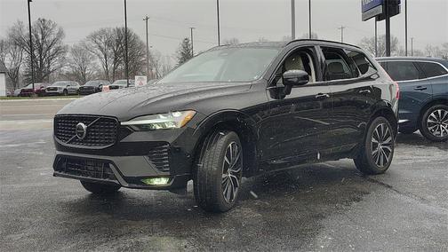 2023 Volvo XC60 B5 Plus Dark Theme
