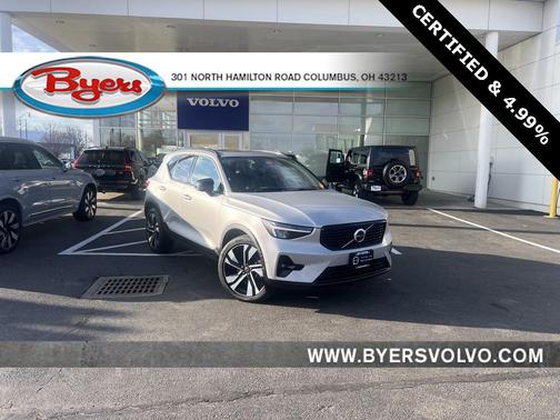 2025 Volvo XC40 B5 Plus Dark Theme