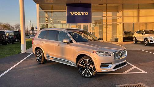 Silver Dawn Metallic 2023 Volvo XC90 B6 Plus 6-Seater
