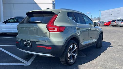 2025 Volvo XC40 B5 Plus Bright Theme