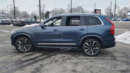 2023 Volvo XC90 B5 Plus