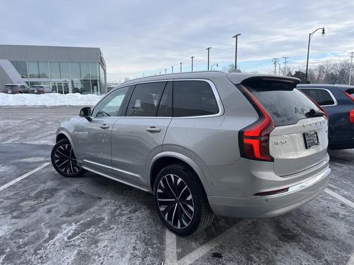 2025 Volvo XC90 B6 Plus 7-Seater