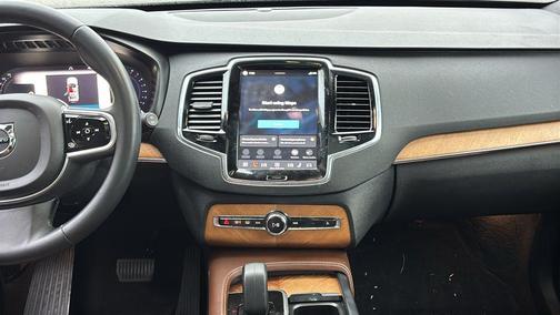 Onyx Black Metallic 2023 Volvo XC90 B6 Plus 7-Seater