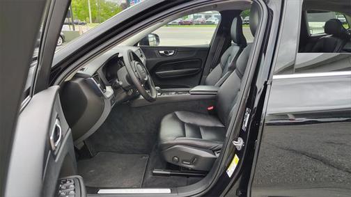 2023 Volvo XC60 B5 Core
