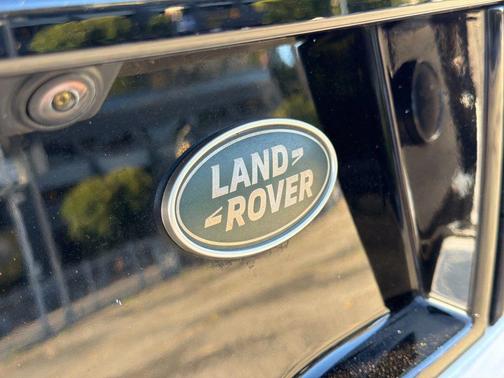 White 2018 Land Rover Discovery Sport HSE
