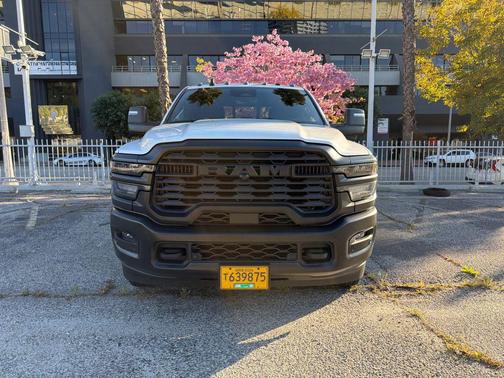 2025 RAM 3500 Tradesman Crew Cab 4x4 8' Box