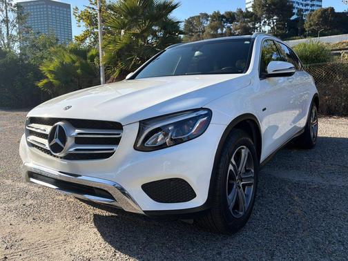 White 2018 Mercedes-Benz GLC 350e 4MATIC