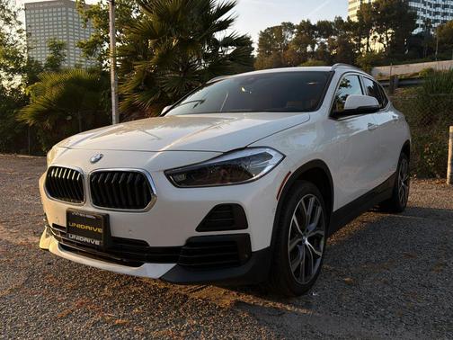 Alpine White 2023 BMW X2 sDrive28i