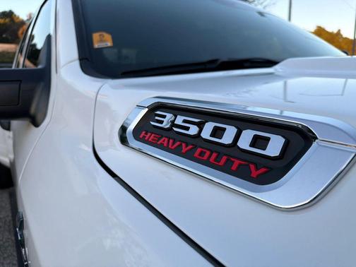 2025 RAM 3500 Tradesman Crew Cab 4x4 8' Box