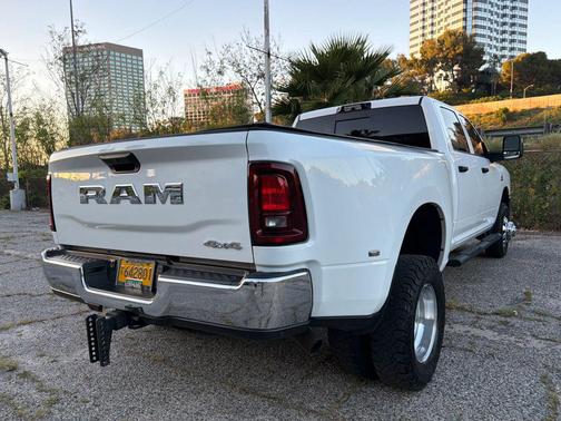 2025 RAM 3500 Tradesman Crew Cab 4x4 8' Box