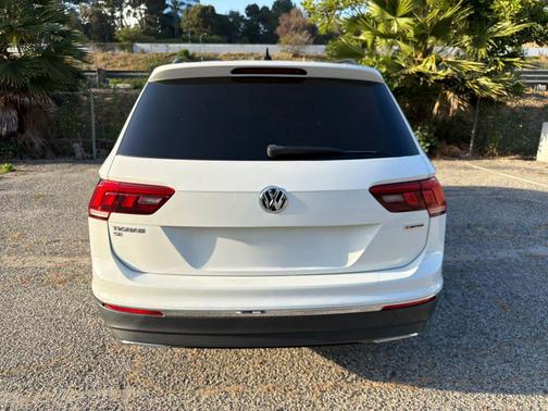 White 2021 Volkswagen Tiguan 2.0T SE