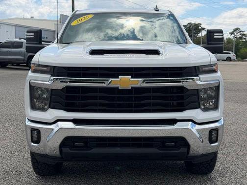 Summit White 2025 Chevrolet Silverado 2500 LT