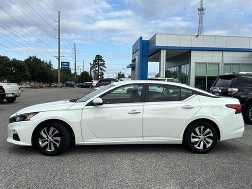 2022 Nissan Altima S FWD