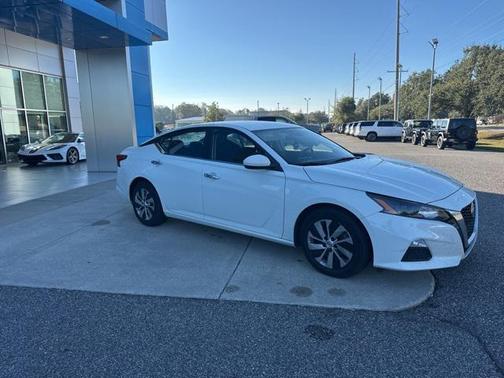 2022 Nissan Altima S FWD
