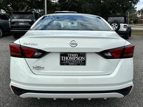 2022 Nissan Altima S FWD