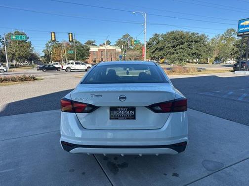 2022 Nissan Altima S FWD