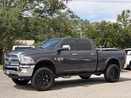 Granite Crystal Metallic Clearcoat 2017 RAM 2500 Laramie Crew Cab 4x4 6'4' Box
