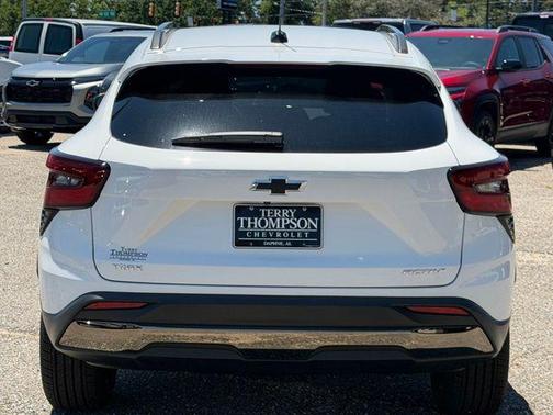 Summit White 2026 Chevrolet Trax FWD ACTIV