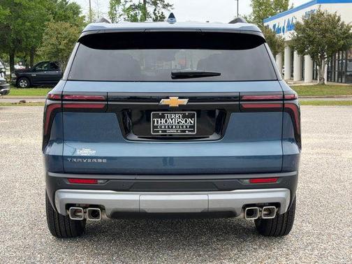 Lakeshore Blue Metallic 2026 Chevrolet Traverse LT