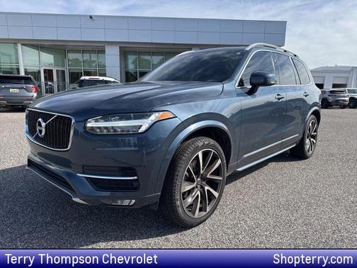 2018 Volvo XC90 T6 Momentum