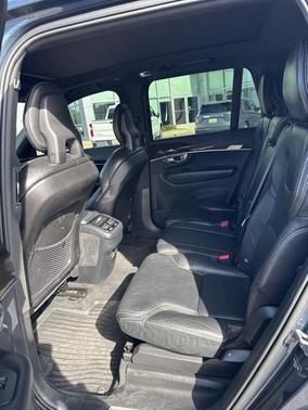 2018 Volvo XC90 T6 Momentum