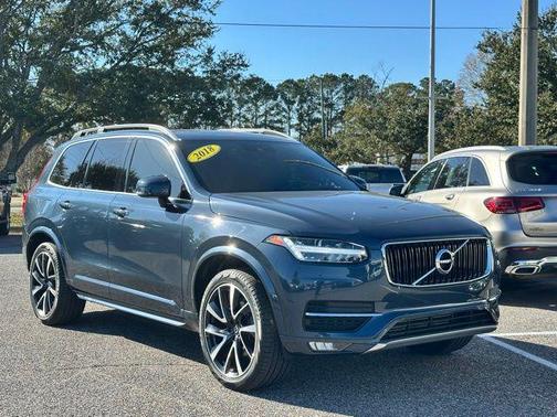 2018 Volvo XC90 T6 Momentum