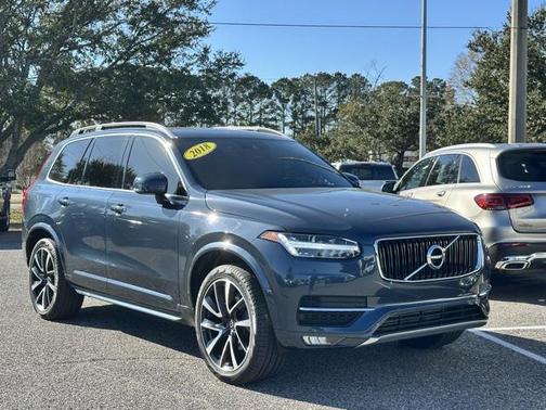 2018 Volvo XC90 T6 Momentum
