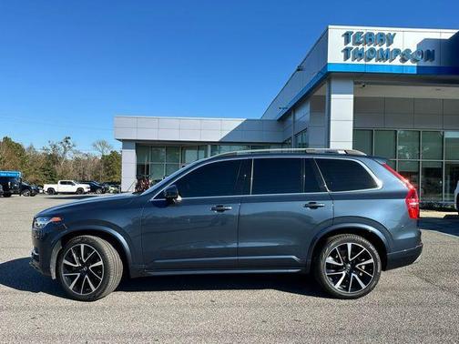 2018 Volvo XC90 T6 Momentum