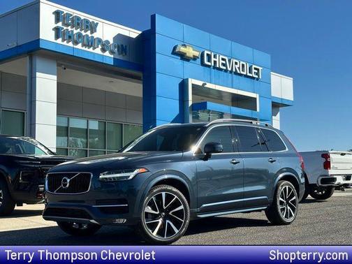 2018 Volvo XC90 T6 Momentum