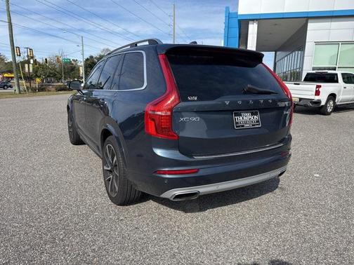 2018 Volvo XC90 T6 Momentum