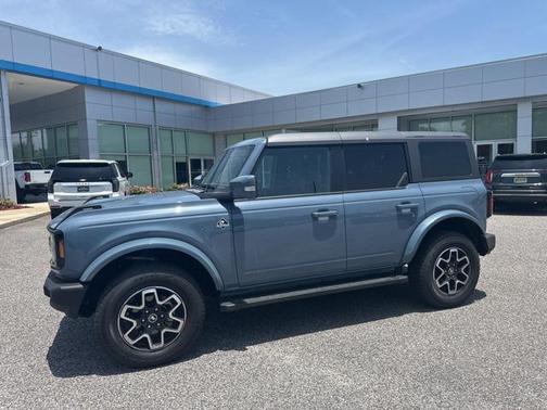 2024 Ford Bronco Outer Banks