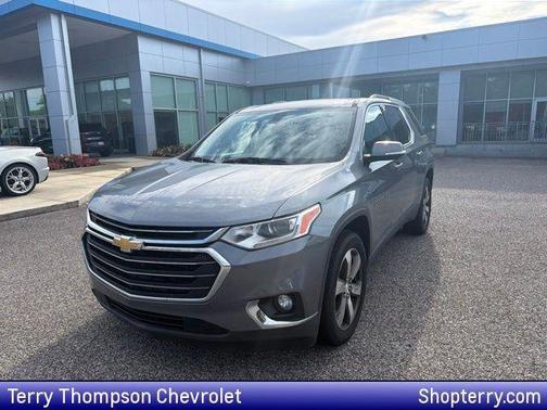 Satin Steel Metallic 2018 Chevrolet Traverse LT Leather