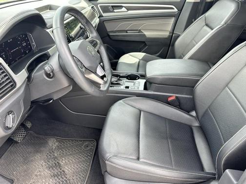 2023 Volkswagen Atlas 3.6L SE w/Technology