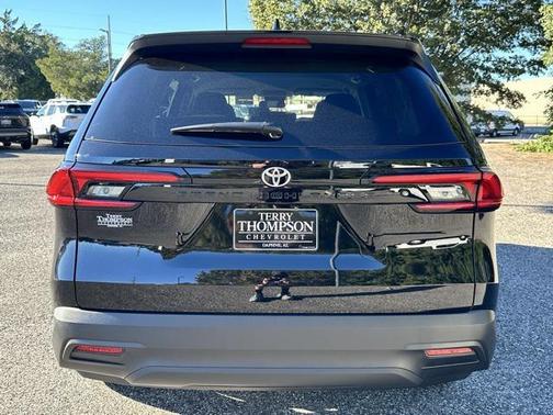 2025 Toyota Highlander LE