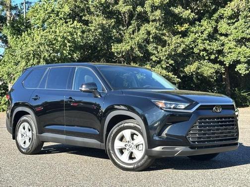 2025 Toyota Highlander LE